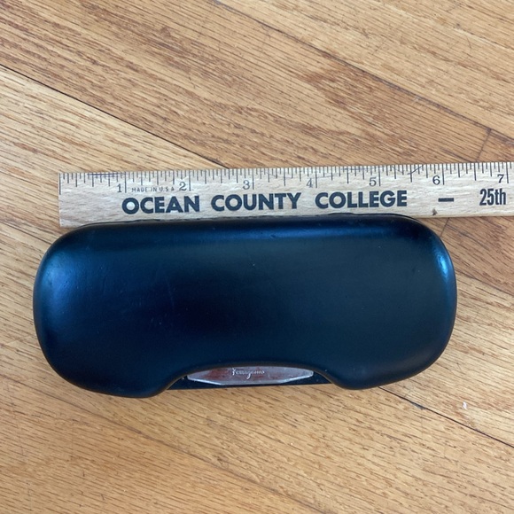 SALVATORE FERRAGAMO GLASS CASE - Picture 5 of 6